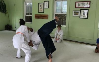 Zoe throwing sempai Eugene & helping lead the warm-up in the kids class this morning! #aikido #bermuda #aikikaiaikido #martialarts #bermudaaikikai #kidsclass #sempai