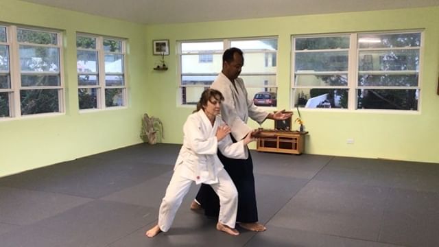 Tai no henko to start off class – we were focusing on movement and fluidity this evening #aikido #aikidoaikikai #aikidowoman #tainohenko #bermudaaikikai #basics #fundamentals #usafdojo #movement