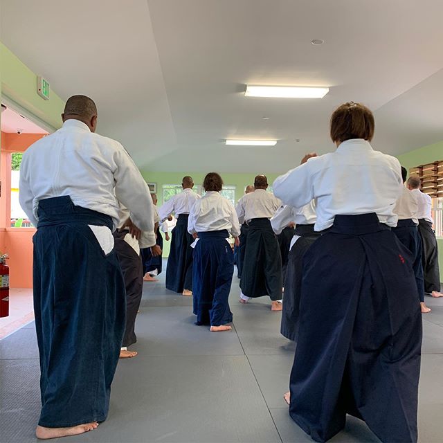 Big turnout for first class with Shihan Donovan Waite at @bermuda.aikikai